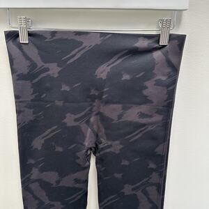 Spanx Look‎ At Me Now Seamless Leggings Black Camo Large